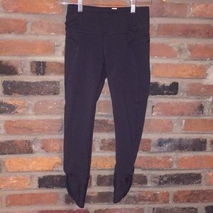 Ivivva Black Knot Crop Leggings